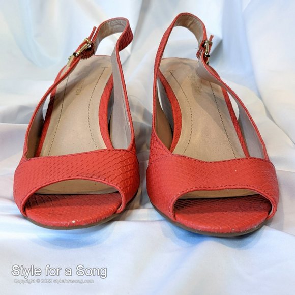 BCBGeneration Coral Peep Toe Slingback Wedge Heels 8.5 B - Picture 3 of 16